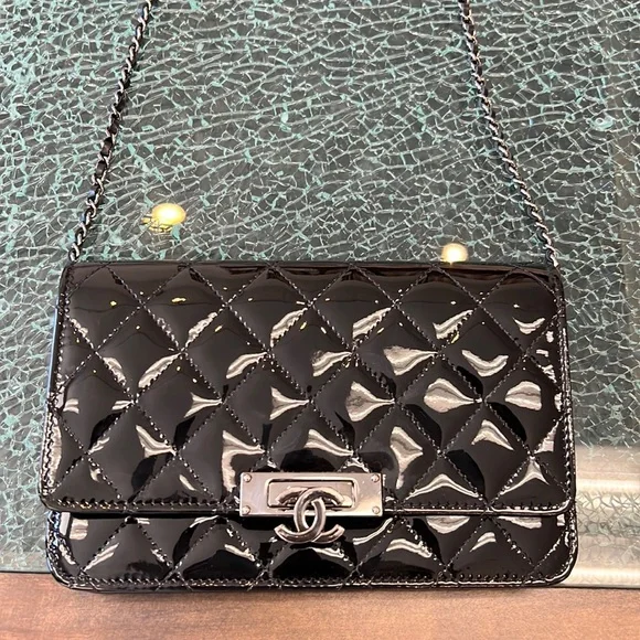 Patent leather black mini crossbody bag. - Picture 1 of 5